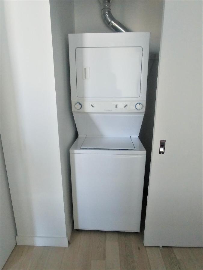 Luxury Skyline Condo In Downtown Free 24/7 Parking Vinnipeg Dış mekan fotoğraf